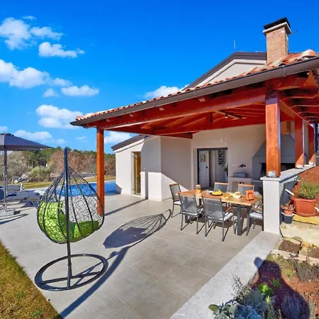 Mit Privatpool Fuer 6 Personen Ca 105 Qm In Marusici, Istrien Binnenland Von Istrien Casa de Férias *