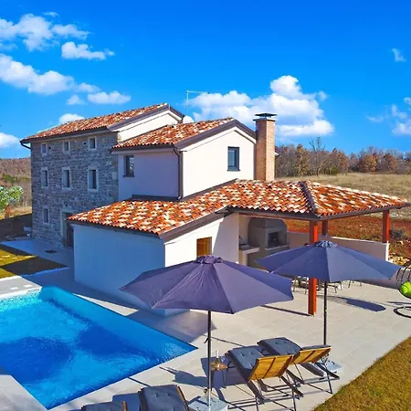 Mit Privatpool Fuer 6 Personen Ca 105 Qm In Marusici, Istrien Binnenland Von Istrien 別荘